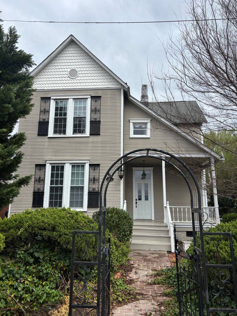 House for rent at 208 Island Ave, Chattanooga, TN 37405