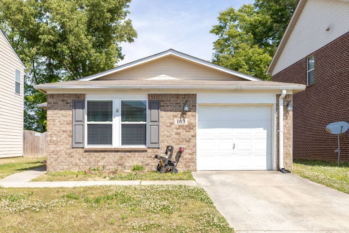 House for rent at 163 Sedgewick Dr, Owens Cross Roads, AL 35763