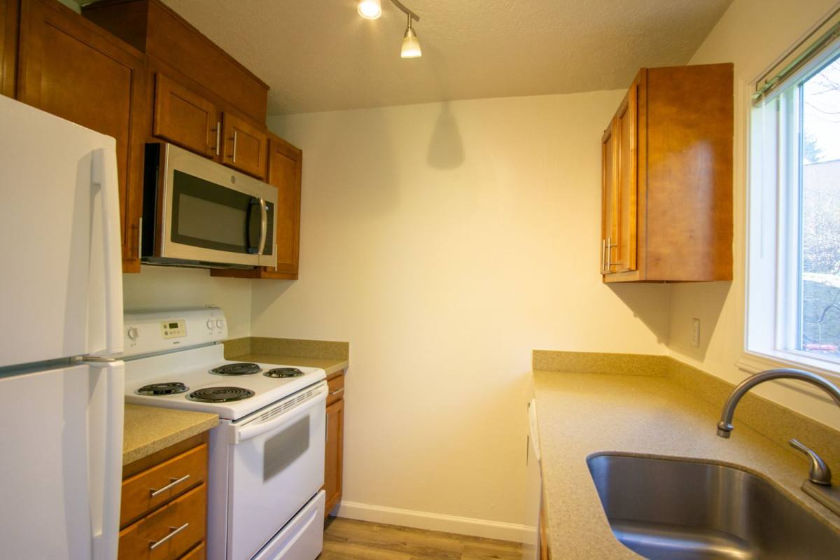 3595 Cedar Oak Dr, West Linn, OR 97068 - Townhouse for Rent - Image 6