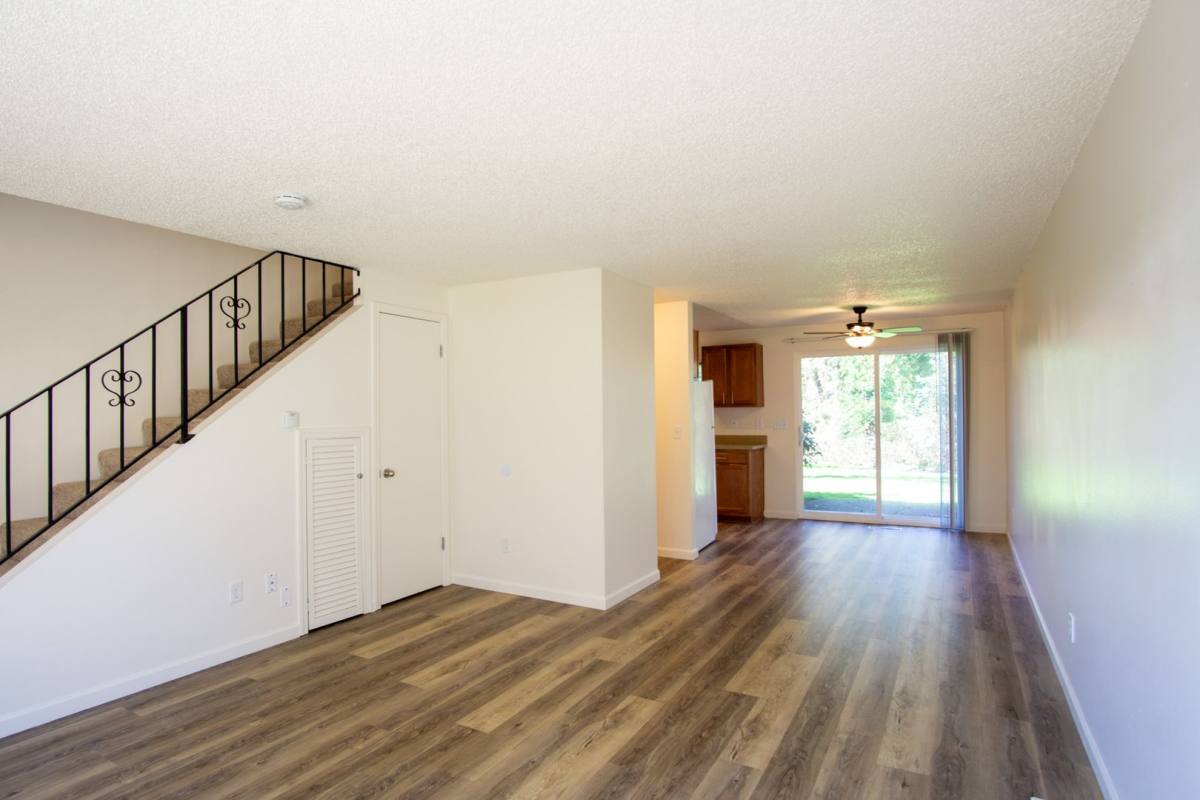 3595 Cedar Oak Dr, West Linn, OR 97068 - Townhouse for Rent - Image 2