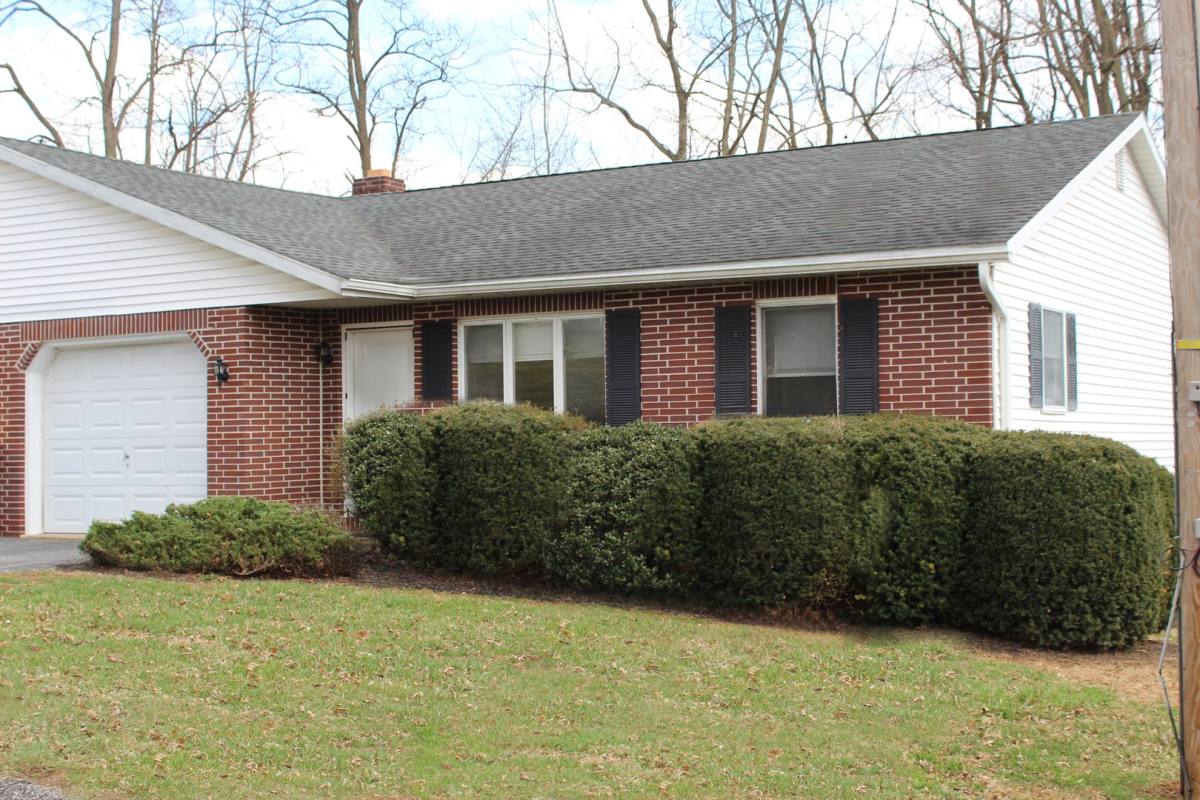House for rent at 2992 Herrlyn Court, Dallastown, PA 17313