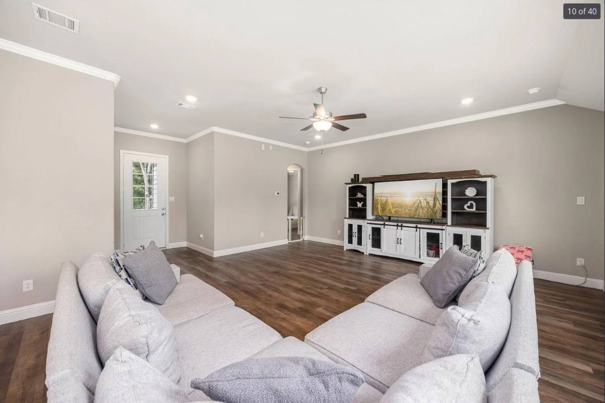 Apartment for rent at 26579 Pin Oak Dr, Hempstead, TX 77445
