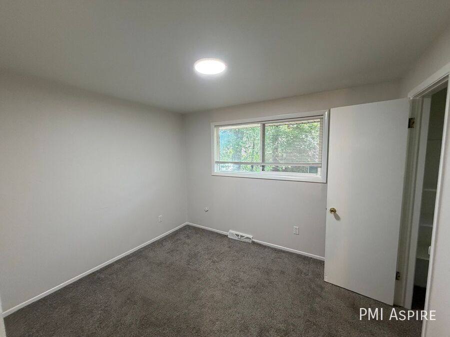 Apartment for rent at 904 Tulip St, Longmont, CO 80501