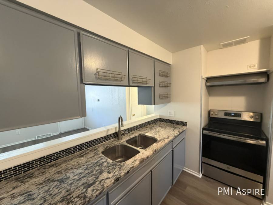Apartment for rent at 904 Tulip St, Longmont, CO 80501