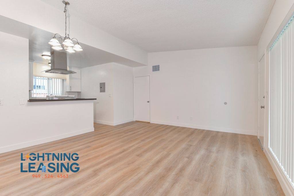Apartment for rent at 1005 E Doran St #J, Glendale, CA 91206
