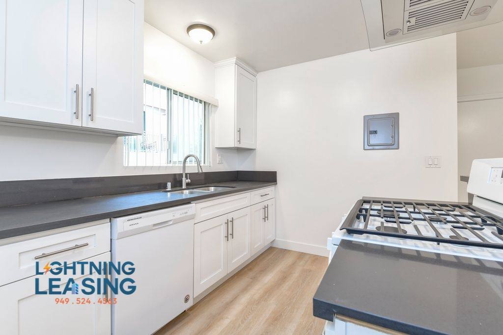 Apartment for rent at 1005 E Doran St #J, Glendale, CA 91206