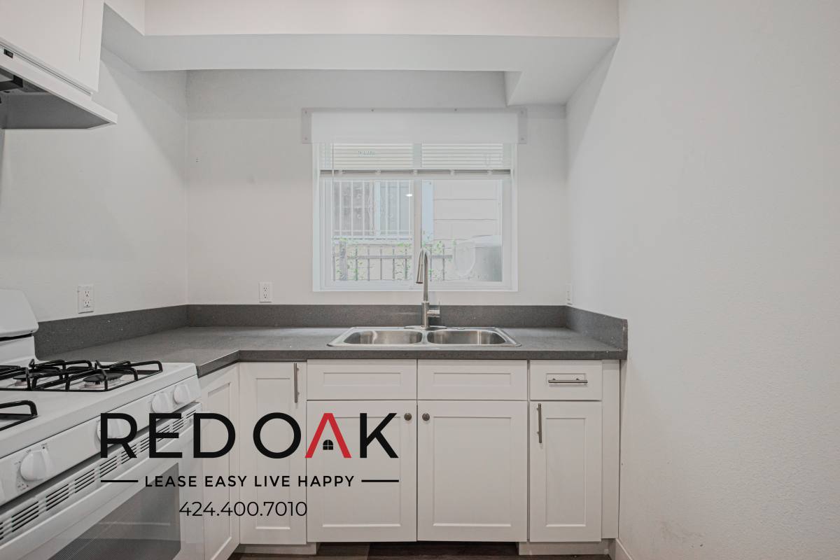 Condo for rent at 2837 San Marino St #105, Los Angeles, CA 90006