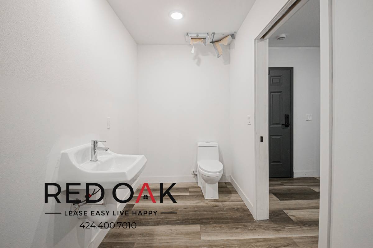 Condo for rent at 2837 San Marino St #105, Los Angeles, CA 90006