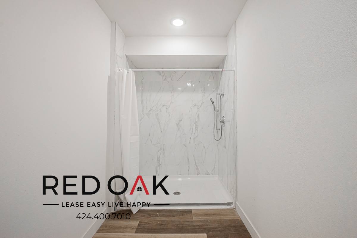 Condo for rent at 2837 San Marino St #105, Los Angeles, CA 90006