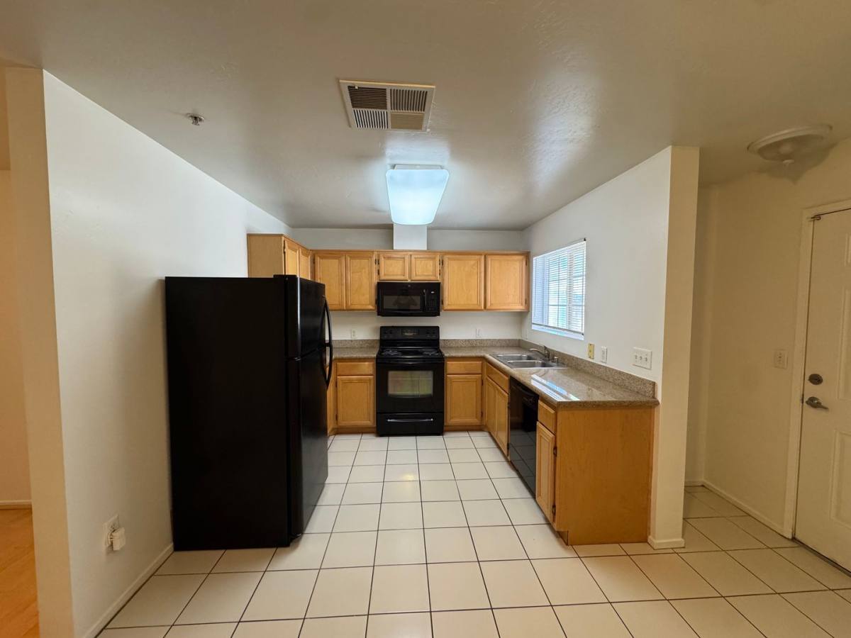 Apartment for rent at 600 Hosking Ave Building #48, Bakersfield, CA 93307