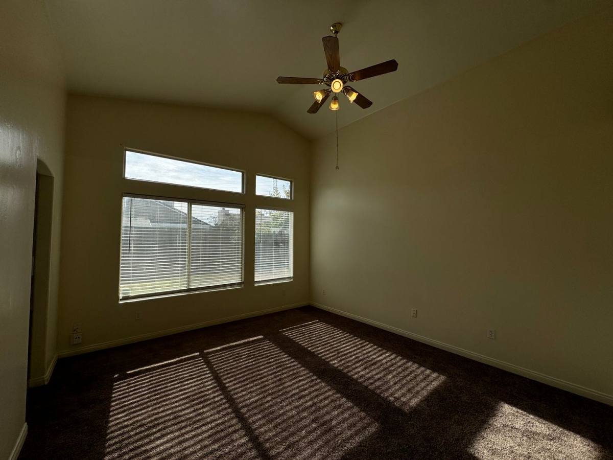 House for rent at 9109 Chattaroy St, Bakersfield, CA 93312