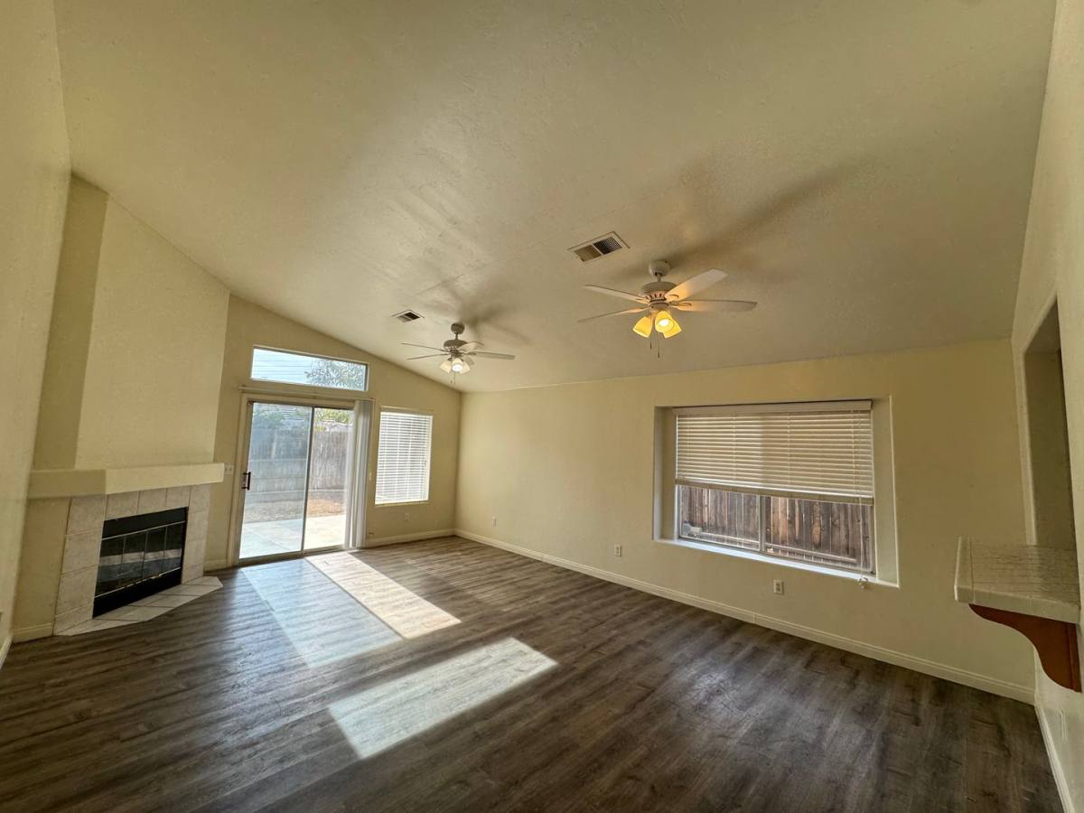 House for rent at 9109 Chattaroy St, Bakersfield, CA 93312