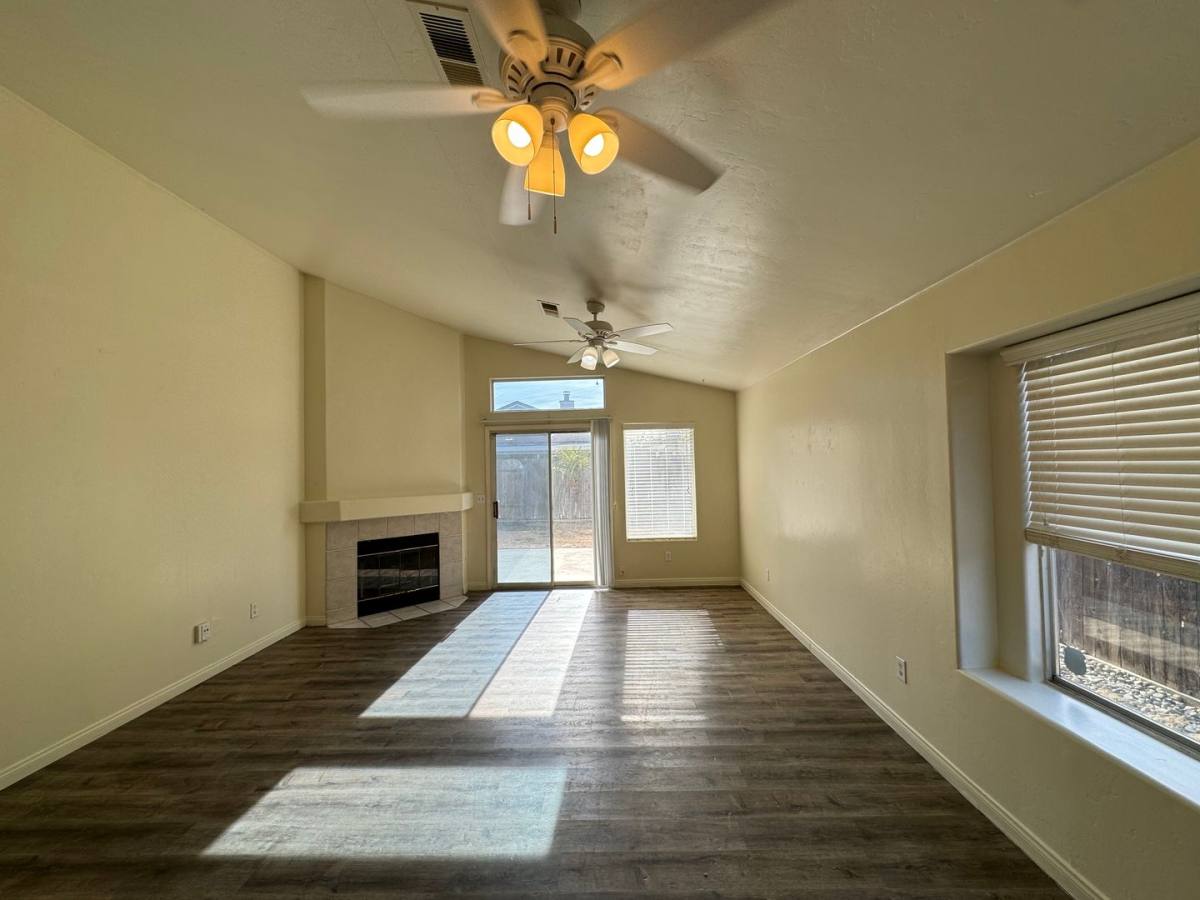 House for rent at 9109 Chattaroy St, Bakersfield, CA 93312