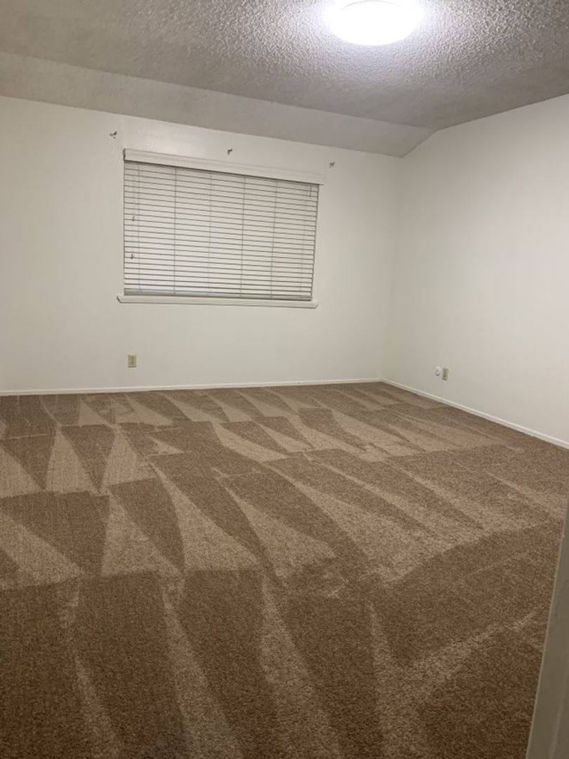 Apartment for rent at 336 California St, Salinas, CA 93901