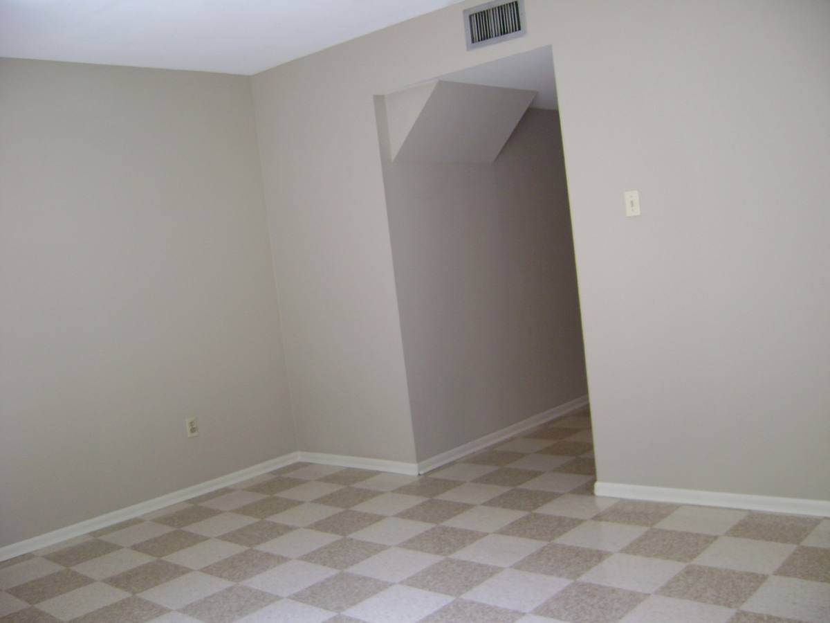 Apartment for rent at 908 Lamar St, Lafayette, LA 70501