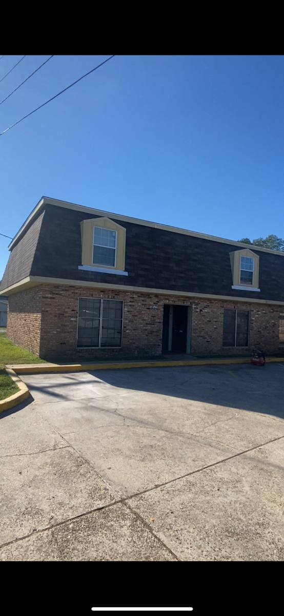 Apartment for rent at 2401 NW Evangeline Thwy, Lafayette, LA 70501