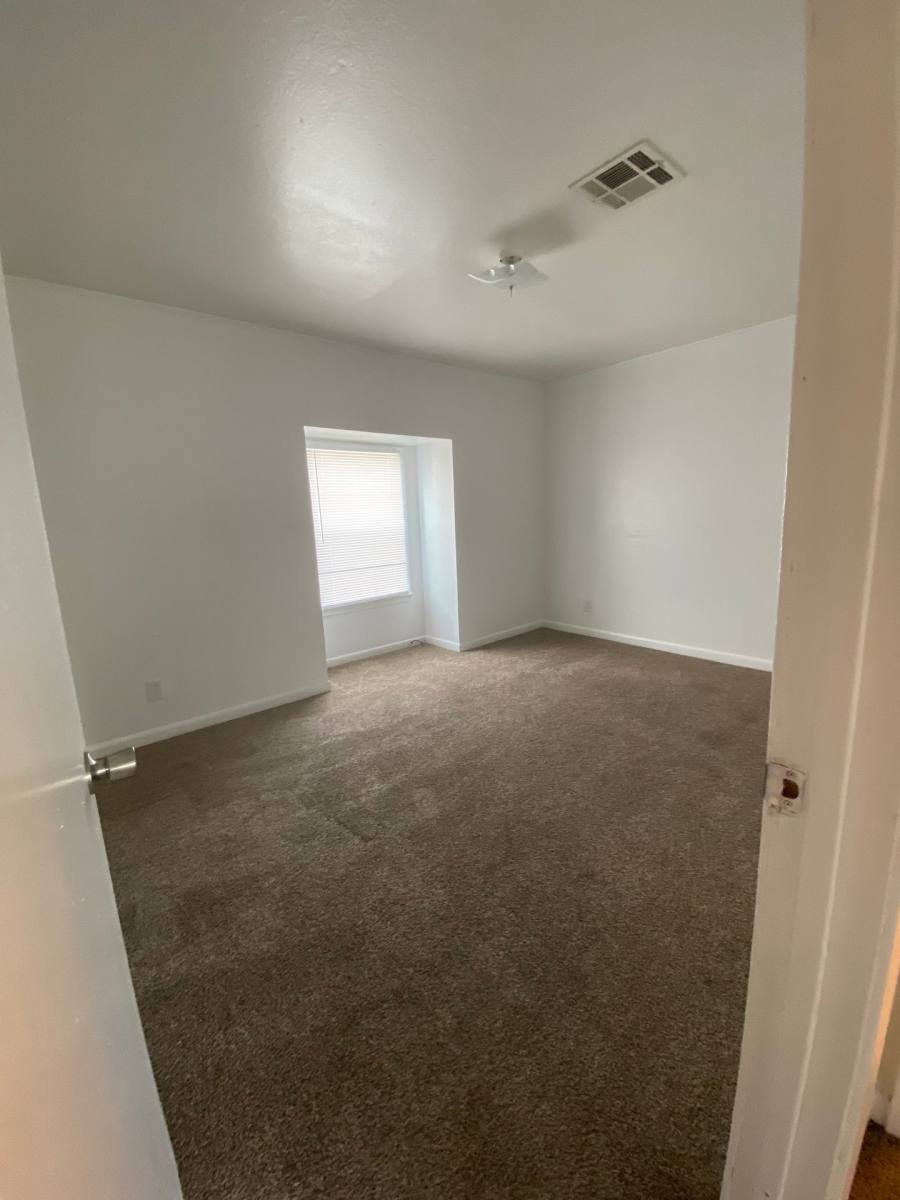 Apartment for rent at 2401 NW Evangeline Thwy, Lafayette, LA 70501