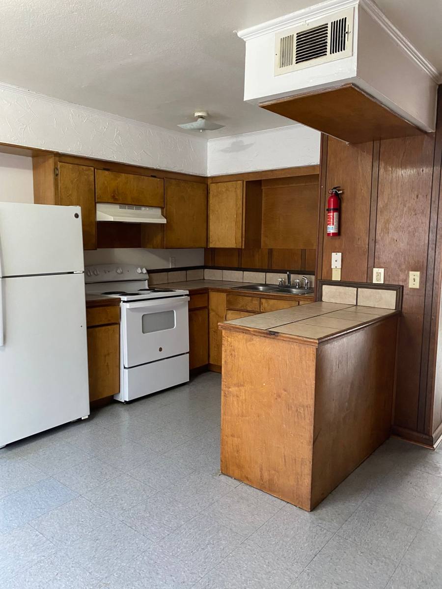 Apartment for rent at 2401 NW Evangeline Thwy, Lafayette, LA 70501