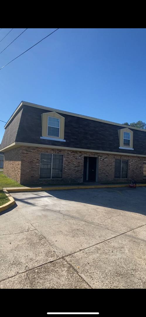 Apartment for rent at 2401 NW Evangeline Thwy, Lafayette, LA 70501