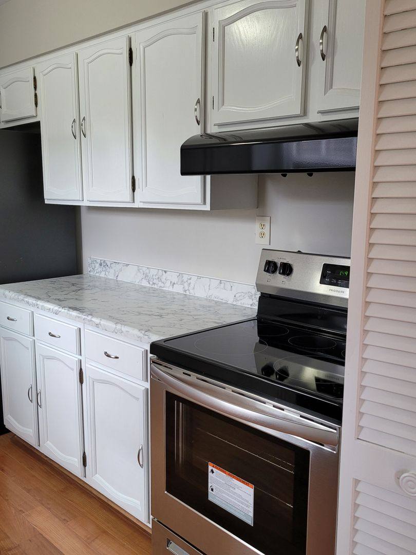 Townhouse for rent at 464 Westover Mews, Norfolk, VA 23507