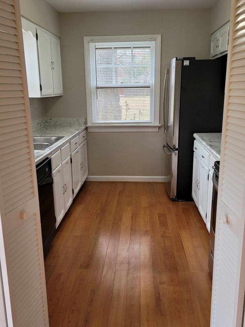 Townhouse for rent at 464 Westover Mews, Norfolk, VA 23507