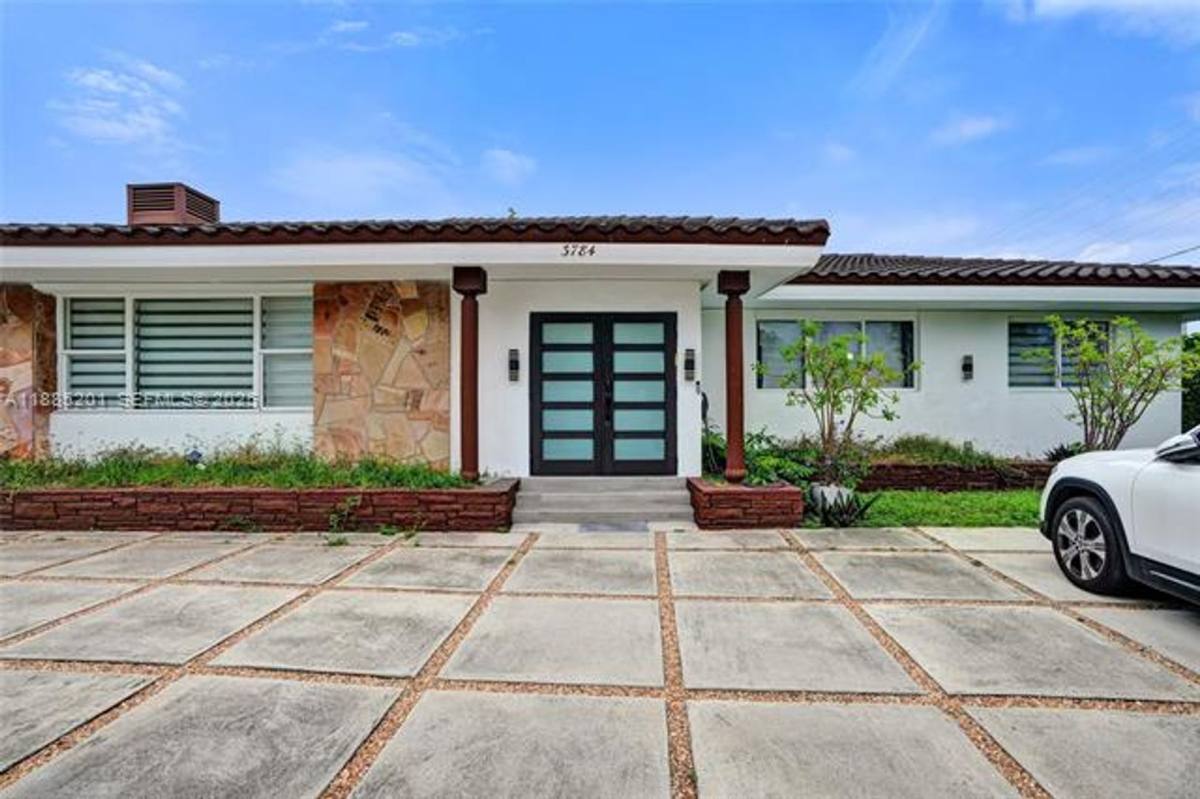 House for rent at 3784 Sheridan Ave, Miami Beach, FL 33140