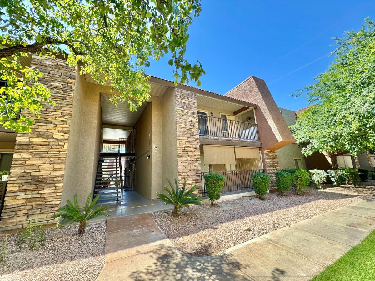 Condo for rent at 5060 Indian River Dr, Las Vegas, NV 89103