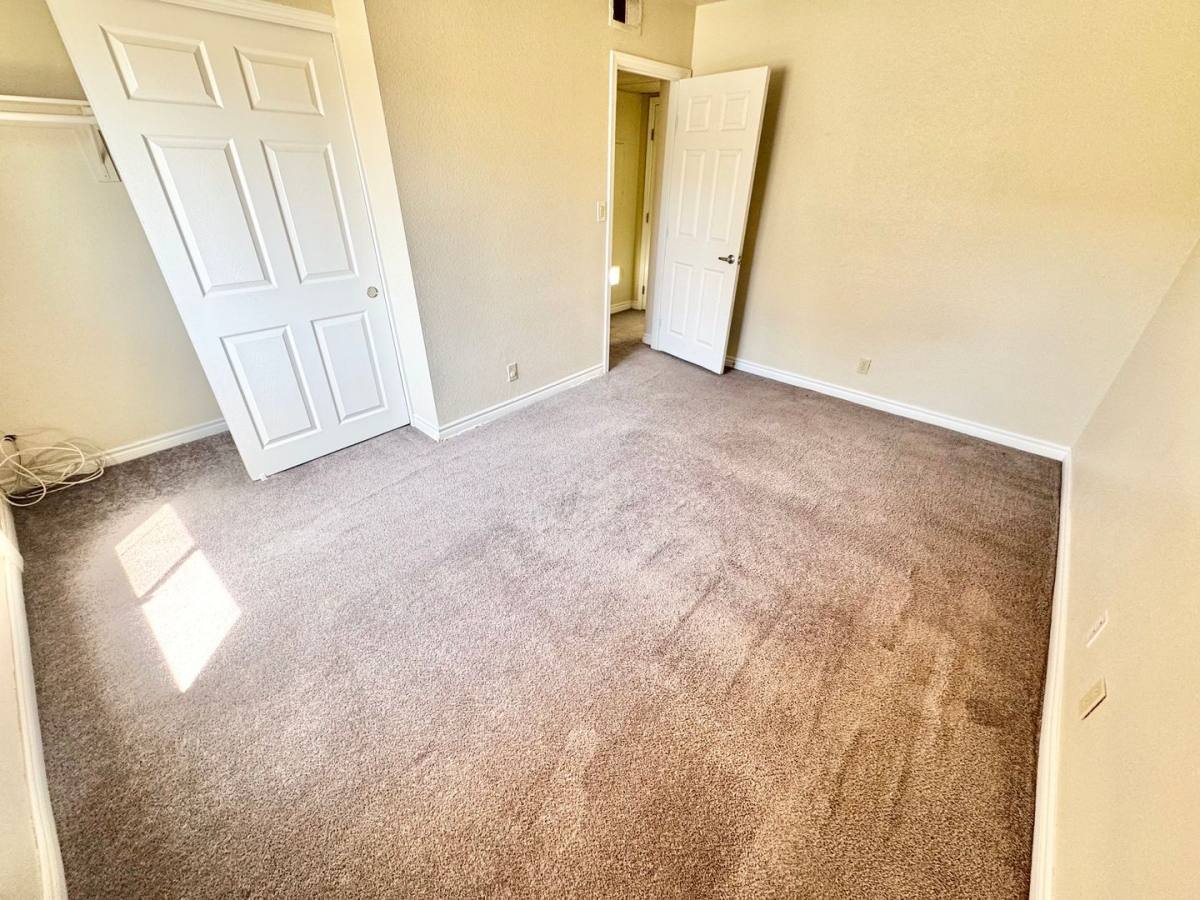 Condo for rent at 5060 Indian River Dr, Las Vegas, NV 89103