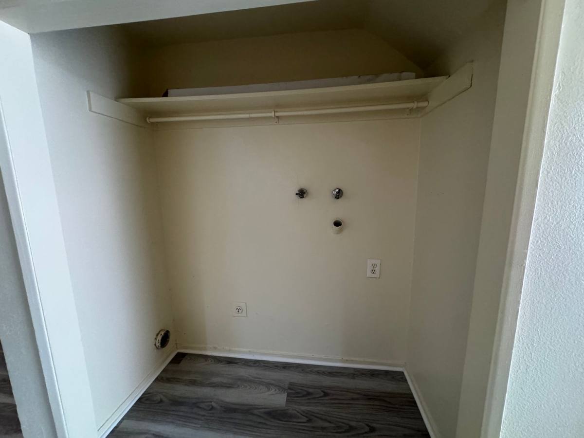 Apartment for rent at 516 28th St, Bakersfield, CA 93301