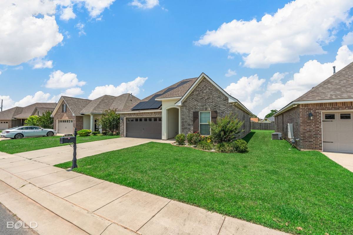 House for rent at 1943 Valdemar Place, Bossier City, LA 71111