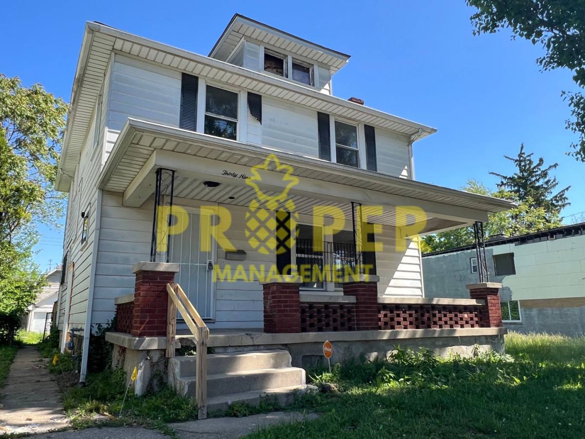 House for rent at 39 E Maplewood Ave, Dayton, OH 45405