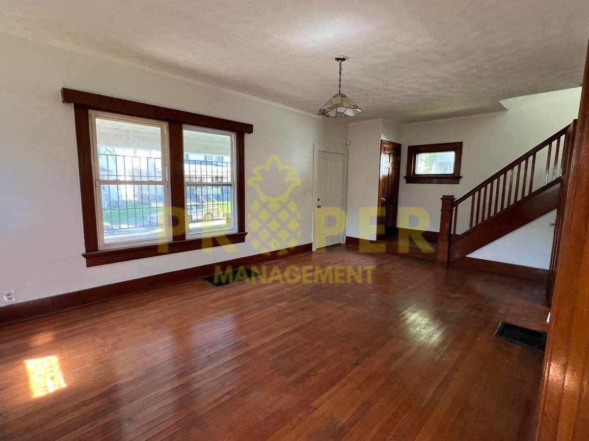 House for rent at 39 E Maplewood Ave, Dayton, OH 45405