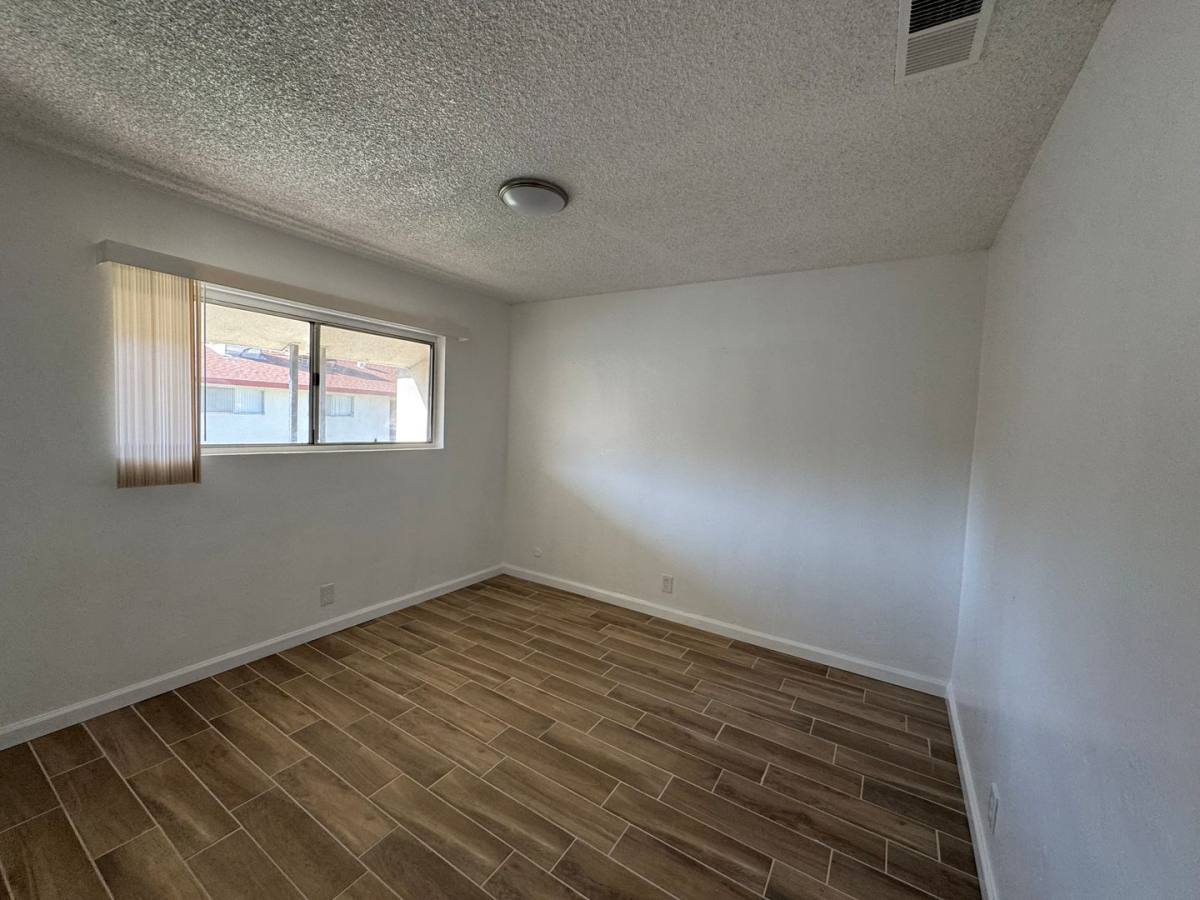 Apartment for rent at 2121 Park Way, Bakersfield, CA 93304