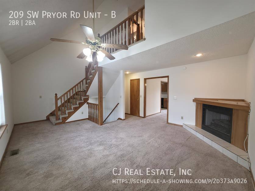 Townhouse for rent at 209 SW Pryor Rd #B, Lees Summit, MO 64081