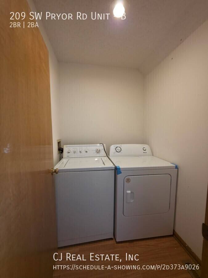 Townhouse for rent at 209 SW Pryor Rd #B, Lees Summit, MO 64081