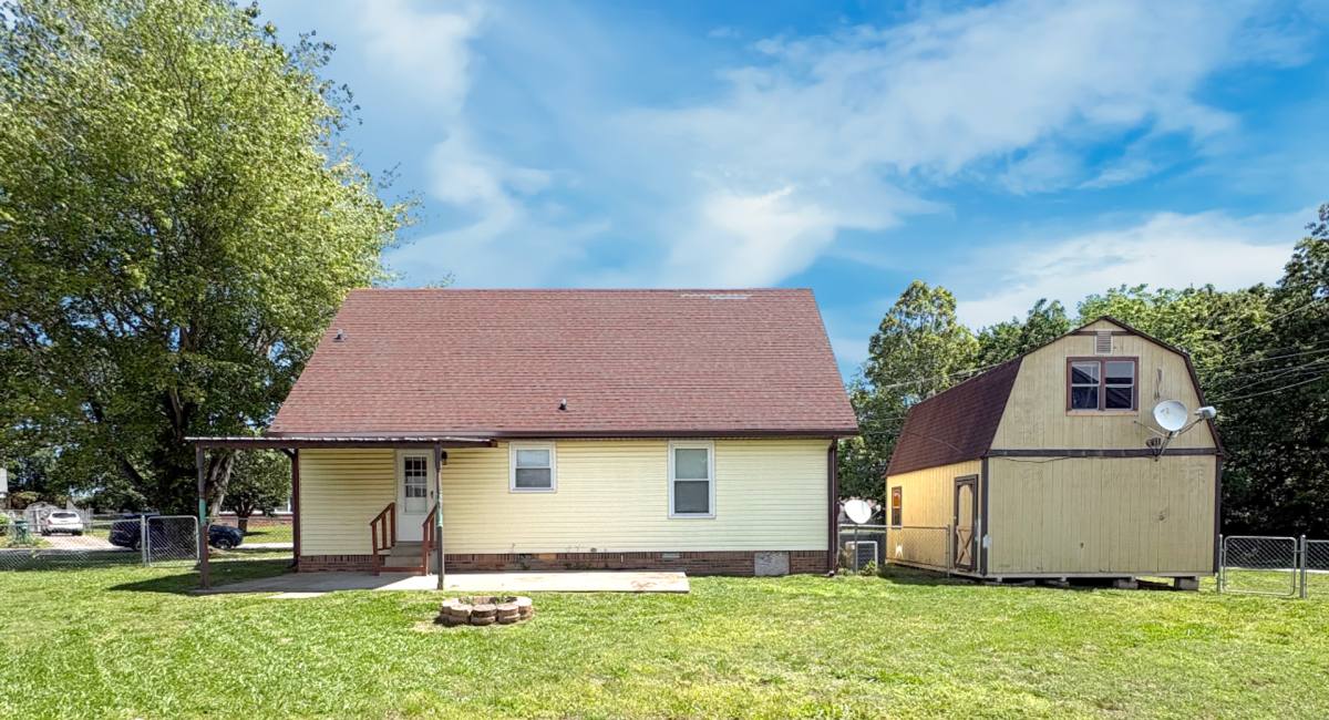 House for rent at 404 Carter Rd, Clarksville, TN 37042