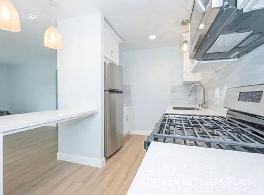 Apartment for rent at 4185 N Broadway, Redondo Beach, CA 90277