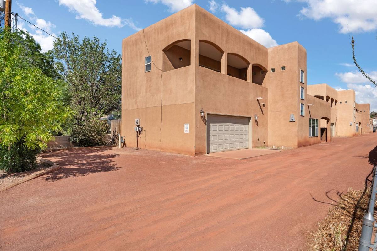 Apartment for rent at 2406 Broadway Dr NE, Albuquerque, NM 87102