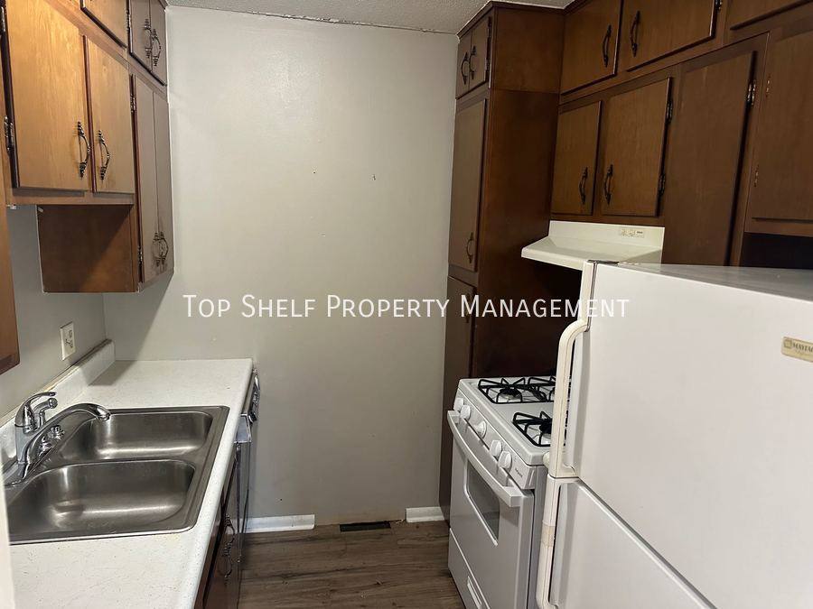 Apartment for rent at 3810 SW 12th St #2, Des Moines, IA 50315