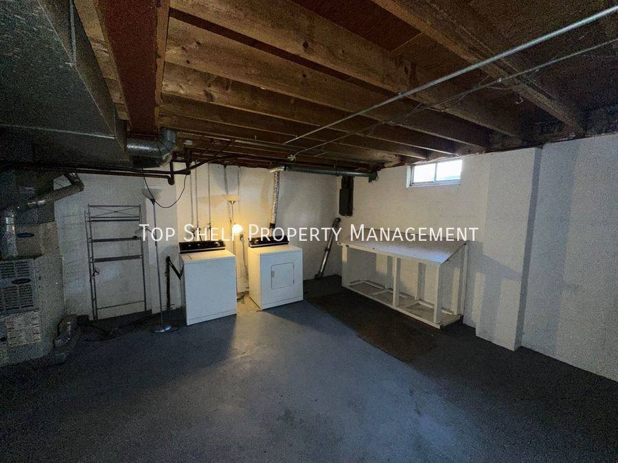 Apartment for rent at 3810 SW 12th St #2, Des Moines, IA 50315