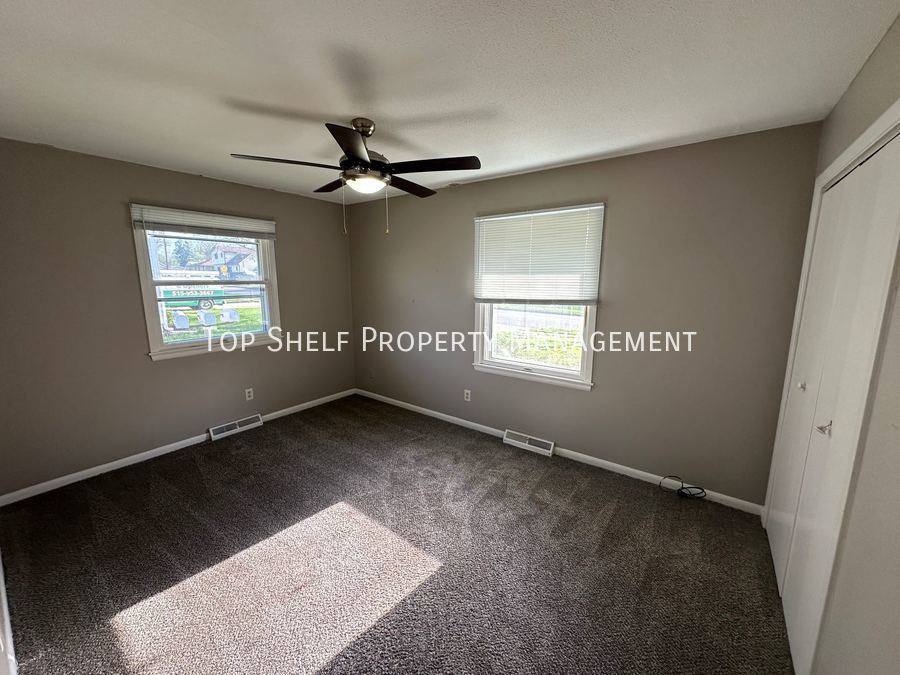 Apartment for rent at 3810 SW 12th St #2, Des Moines, IA 50315