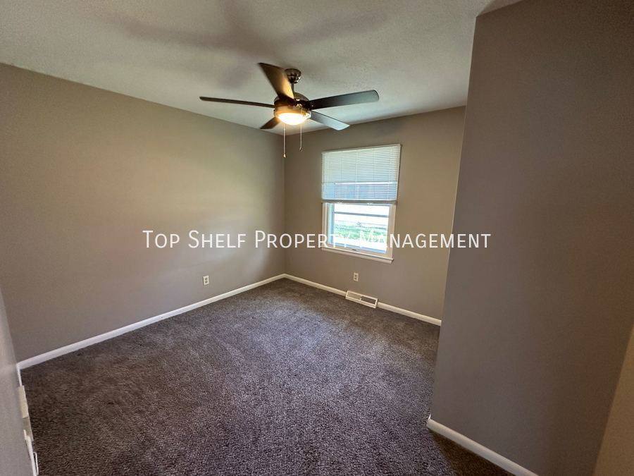 Apartment for rent at 3810 SW 12th St #2, Des Moines, IA 50315