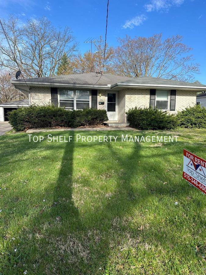 Apartment for rent at 3810 SW 12th St #2, Des Moines, IA 50315