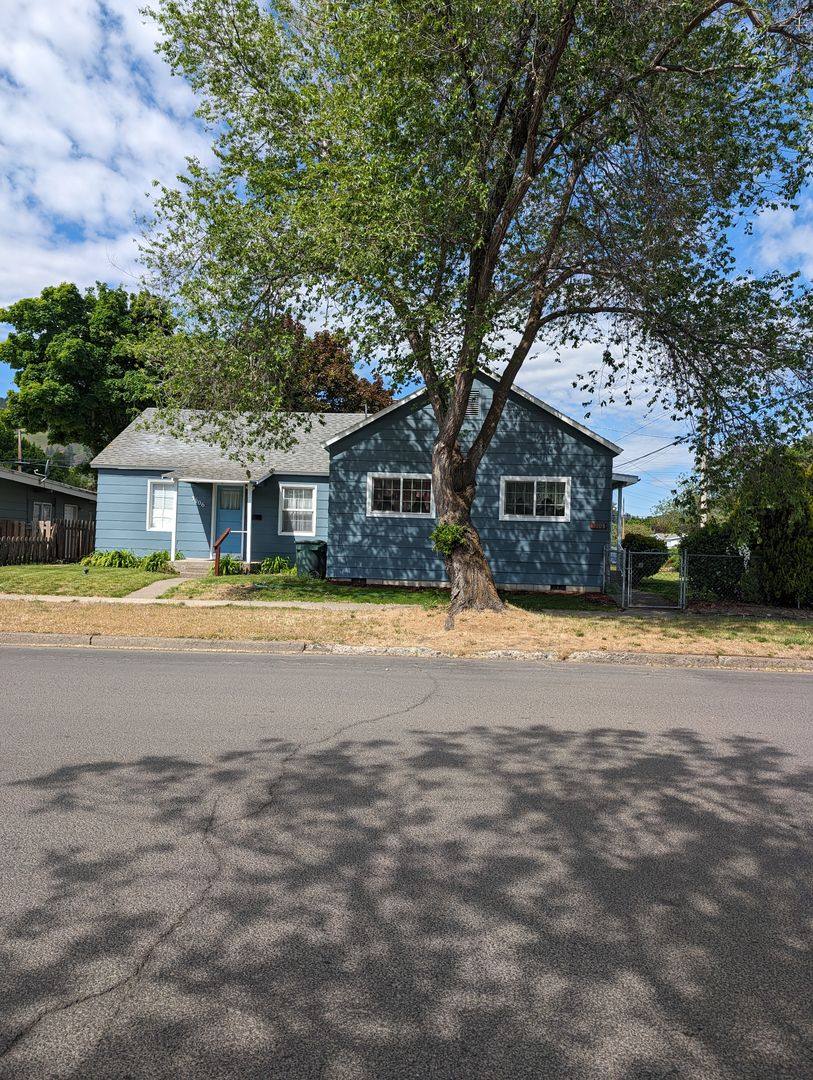 House for rent at 3006 N 2nd St, La Grande, OR 97850