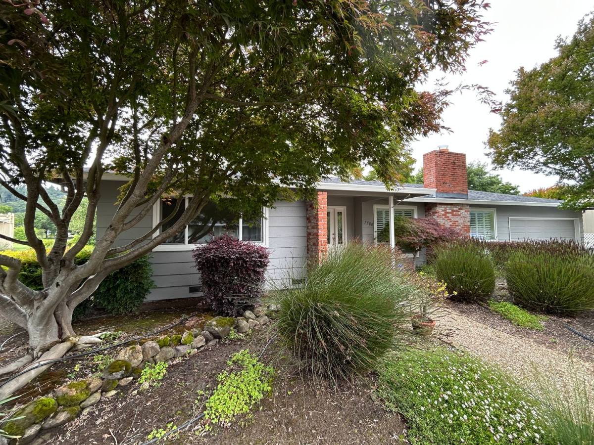 House for rent at 7588 Oak Leaf Dr, Santa Rosa, CA 95409