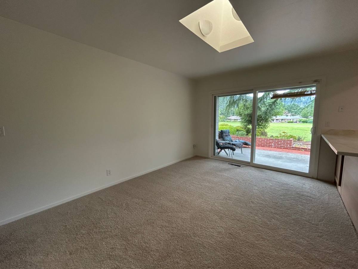 House for rent at 7588 Oak Leaf Dr, Santa Rosa, CA 95409