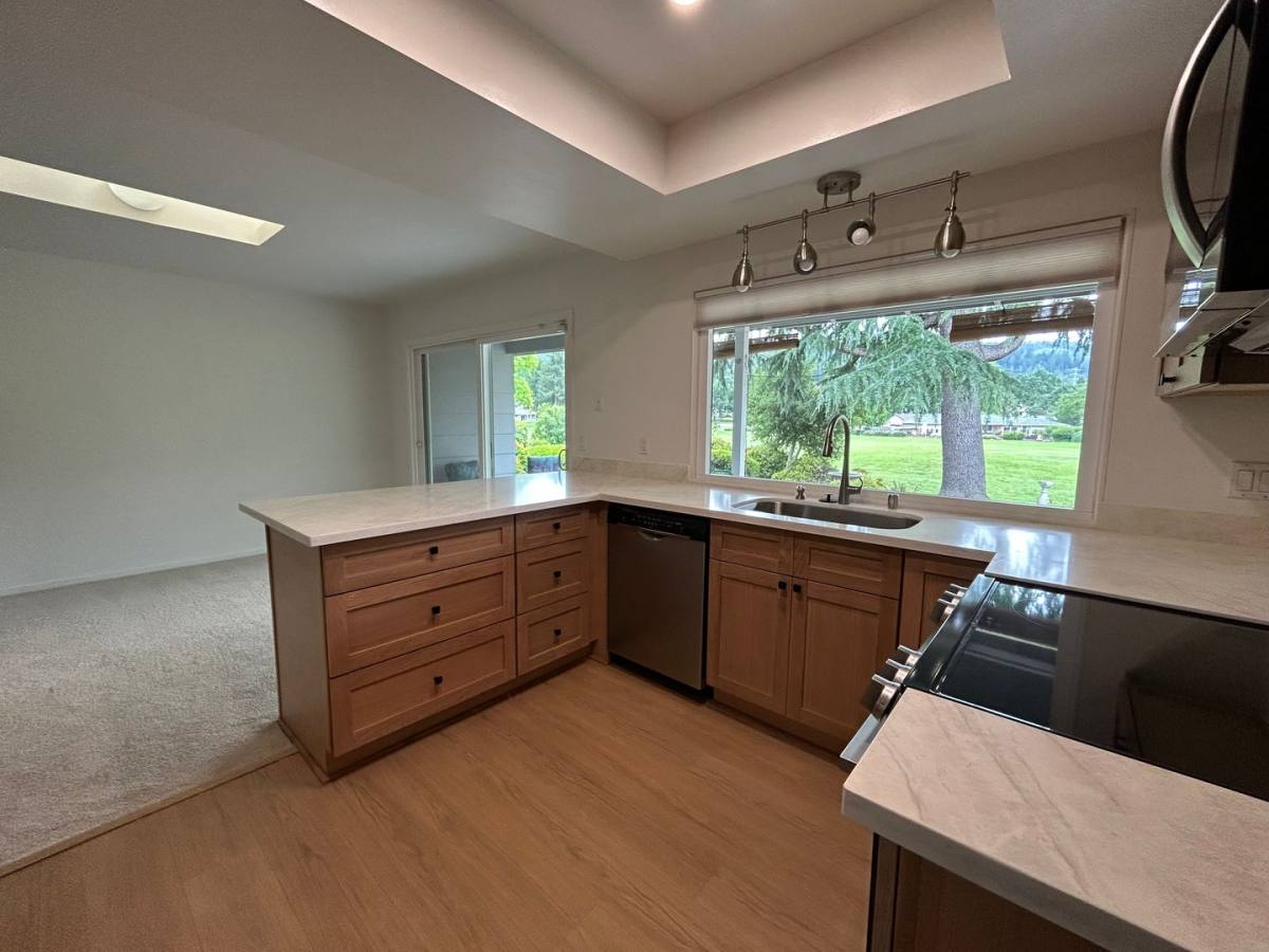 House for rent at 7588 Oak Leaf Dr, Santa Rosa, CA 95409