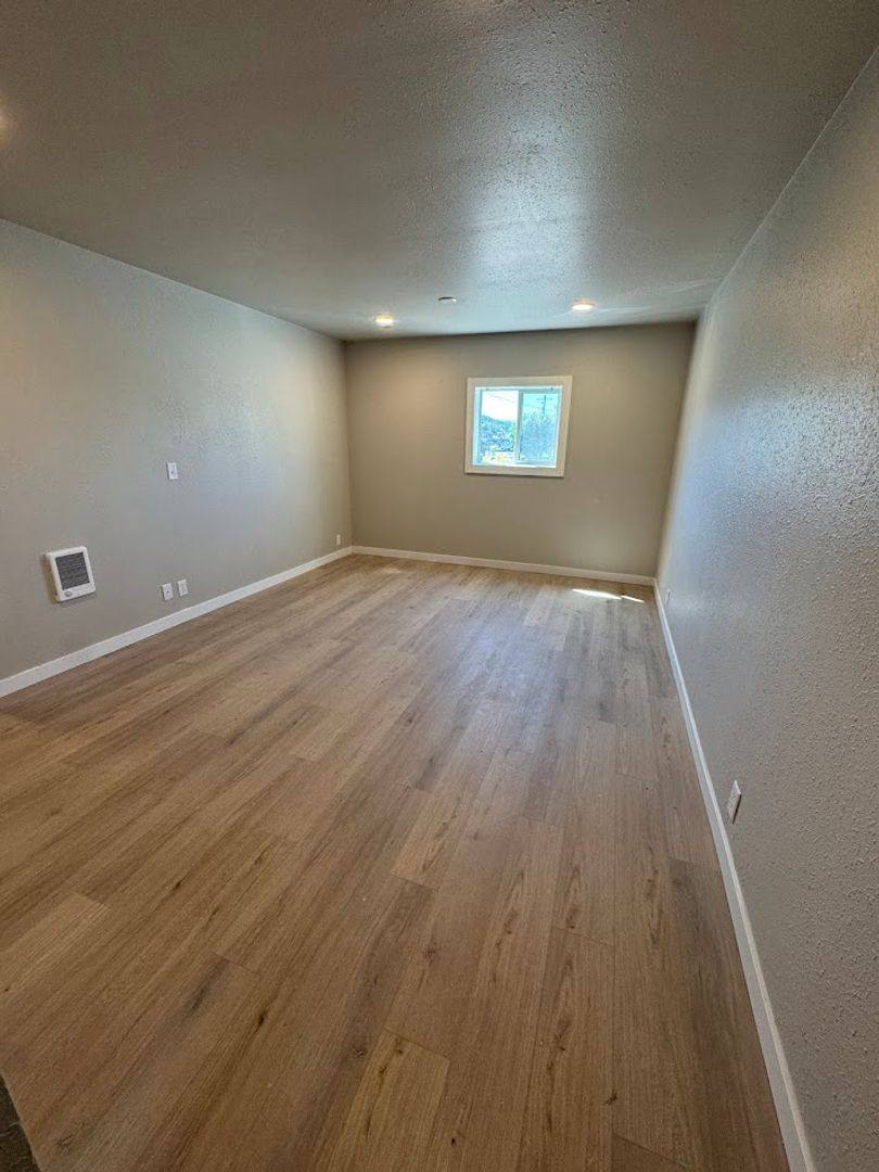 Apartment for rent at 227 S 6th St, Cottage Grove, OR 97424