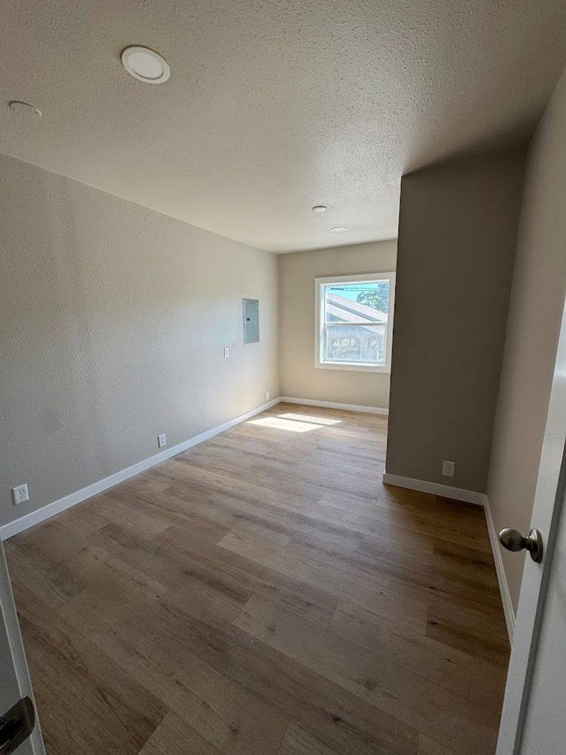 Apartment for rent at 227 S 6th St, Cottage Grove, OR 97424