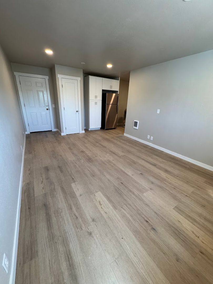 Apartment for rent at 227 S 6th St, Cottage Grove, OR 97424